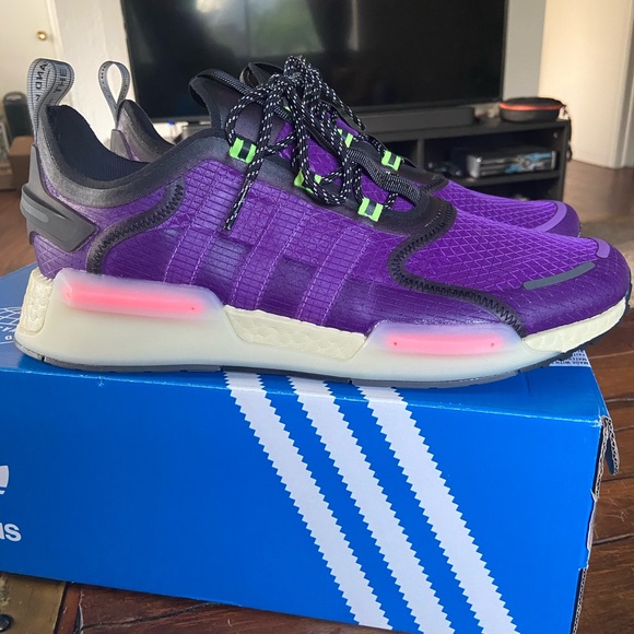 NMD_R1 V3 SHOES Purole - Picture 7 of 9